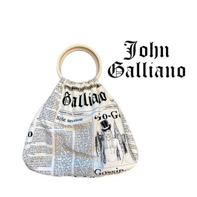 존 갈리아노 newspaper bag