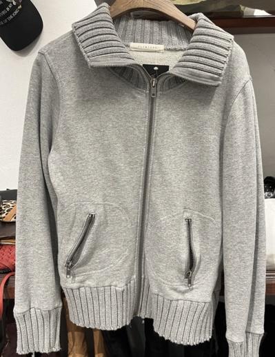 Grey knitted collar zip up