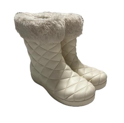 crocs vintage quilted boots 
