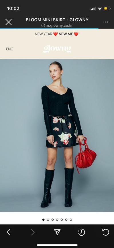 Glowny 글로니 Bloom mini skirt