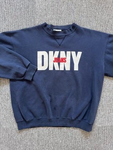 DKNY jeans single-v sweatshirt (105 추천)