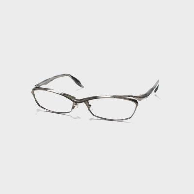 KANEKO OPTICAL의 사사키 요이치의 아이웨어 브랜드 SPIVVY의 티타늄 안경