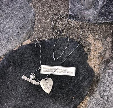 Vintage 💿 Ememelge heart necklace